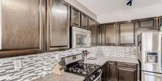 AWESOME 3 BEDROOM RENTAL DUAL LIVING SPACES LOCATED IN THE SW!!!! Gallery 8