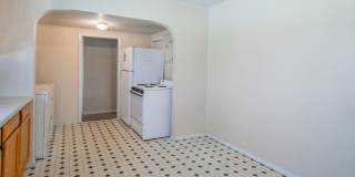 Great 3 Bedroom, 2 Bath - Just Off 17th St! *2027* Gallery 6