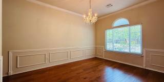Location is Everything!!! SO Much Space!!! Gallery 4