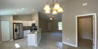 Desirable SE Ocala Neighborhood 3/2/2 *WON'T LAST* Gallery 10