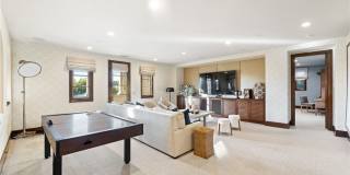 16 Shore Walk Gallery 60