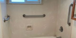 Great home near OIT and Hospital Gallery 9