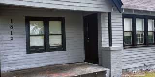 Beautiful 3 Bed / 1 Bath Home with Large Yard! Gallery 1