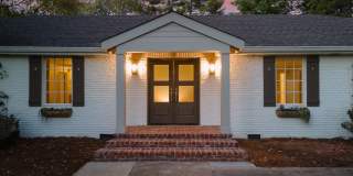 **ADORABLE DUBLEX IN BELLE MEADE WITH AMAZING YARD SURROUNDED BY MULTI-MILLION DOLLAR HOMES** **ADORABLE DUBLEX IN BELLE MEADE WITH AMAZING YARD SURROUNDED BY MULTI-MILLION DOLLAR HOMES** Gallery 1