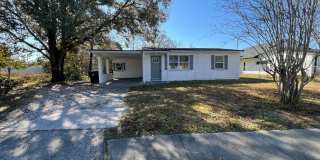 Charming 3-Bed / 2-Bath Renovated Rental in Washington Shores – Prime Orlando Location! Gallery 1