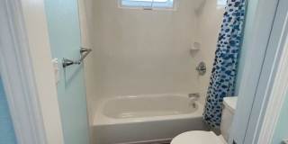 Renovated 3 UNITS right next to UH Manoa dormitory!! Gallery 7