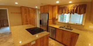 Gorgeous Home with Granite Counters and Custom Built-ins! Gallery 20