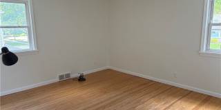 18 Briggs Avenue Gallery 12