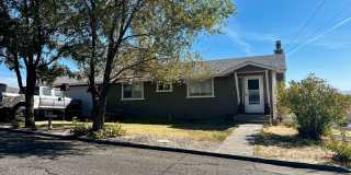 Large Home with Beautiful Views! Gallery 1