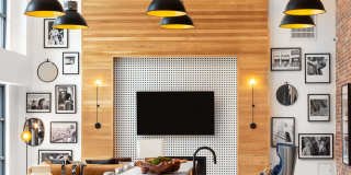 Troubadour Gallery 133