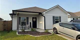 Adorable 2 BR 1 Bath Cottage in Lakeshore Estates Gallery 1