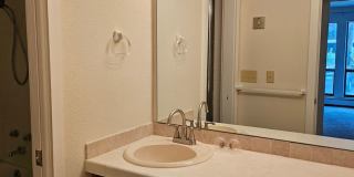Lake Cliffe Condo - 1 Bedroom/1 Bath Across from Lake Dillon w/Clubhouse, Indoor Pool, 2 Hot Tubs Gallery 6