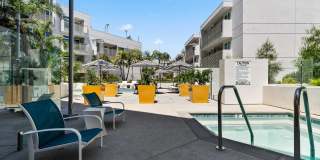 The Elinor Gallery 12