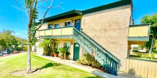Darling, Upstairs, Corner-End Condo Unit in The Oaks HOA Community of Fallbrook! Gallery 1