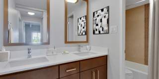 1044 Downing Gallery 23