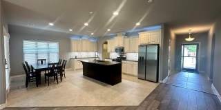 1419 W Boston Place Gallery 4