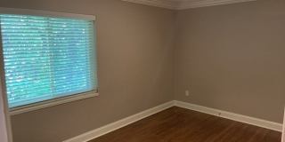 2400 Hillview Avenue Gallery 20