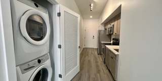 725 W Pratt Gallery 96