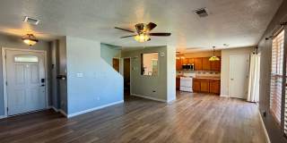 Cozy 3 Bedroom 2.5 Bathroom Home In Ventana Ranch! Gallery 3