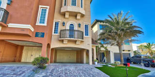 Gulf-Front Luxury Townhouse | 4 Bedrooms + Loft | Sleeps 17 | Game Room  Elevator Gallery 1