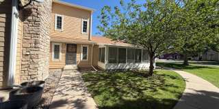Spacious 2 bed/1 bath townhome in Arvada Spacious 2 bed/1 bath townhome in Arvada Gallery 1