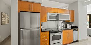 Logan Circle Condo | 1 Bed | 1 Bath | 885 Sf | Large Private Patio | 1 Garage Parking Space Gallery 11