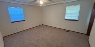 Beautiful 3 Bed 2 Bath Home in Yukon Gallery 12