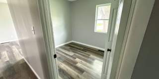 Updated 3 Bed Home with Trendy Interior Finishes & Huge Yard in South Columbus Gallery 5