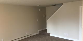 Updated 2 Bedroom Townhome for Rent in Loveland: Shared Garage, Patio, Washer/Dryer Hookups Gallery 7