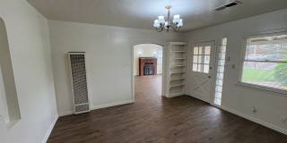 Charming 3 Bedroom, 1 Bath Near Down Town! Gallery 9