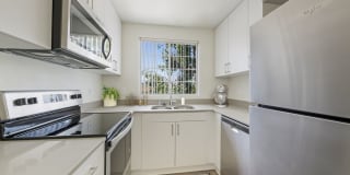 eaves La Mesa Gallery 1