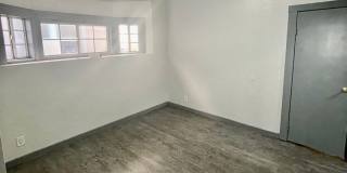 1 Bed + 1 Bath + Bonus Room for office! Gallery 6