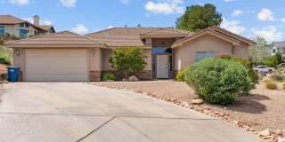Beautiful 4 Bedroom Single-Level Home Gallery 1