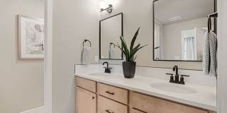 Luxury Townhome for Lease at the Courtyards at Hidden Crest - 7013 NE 132nd Way Gallery 22