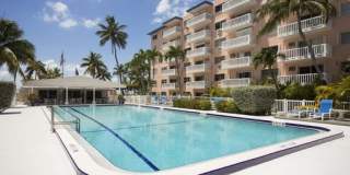 1 Bedroom 1 Bathroom Furnished Beach Front Condo Gallery 1