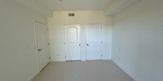 Updated Top Floor Unit -- Perfect Commuter Location -- Walking Distance to Laurel Street -- Must See! Gallery 14