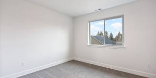 4 bedroom home in desirable neighborhood Gallery 25