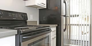 Arbor Walk Apartments Gallery 12