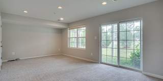 Lovely Townhome with 2 Car Garage Lovely Townhome with 2 Car Garage Gallery 32