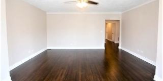 4447 N Rockwell Gallery 6