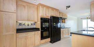 4BR/2.5BA Pet-Friendly Golden Gate Heights Home with Views, Bonus Room & 2-Car Garage | YouTube Tour Gallery 16