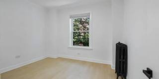 5038-5041 North Sheridan Rd. Gallery 5