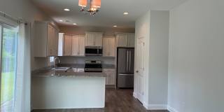 Like new home on cul-de-sac lot with 3 bedrooms, loft and 2.5 bathrooms! Gallery 8