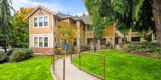 Updated 2 Bedroom 2 Bath Redmond - 1 Car Detached Garage Gallery 1