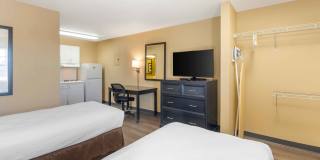 St. Louis - Westport - East Lackland Rd. Gallery 21