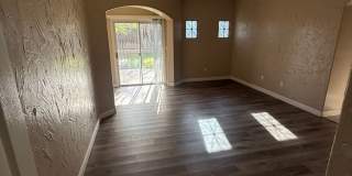 Elegant 3-Bedroom Home in Seven Oaks Gallery 20