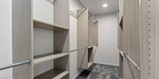 2409 East Thomas Street Gallery 23