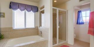 Spacious 4 Bedroom Shadowridge Home Available May 1st Gallery 23
