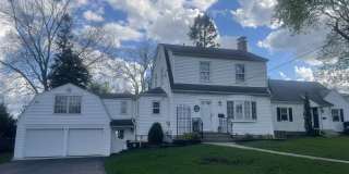3 LAKEVIEW Drive Gallery 1