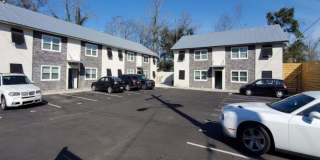 2 Bed, 1 Bath Renovated Apartments Near Tanger Outlet! Gallery 1